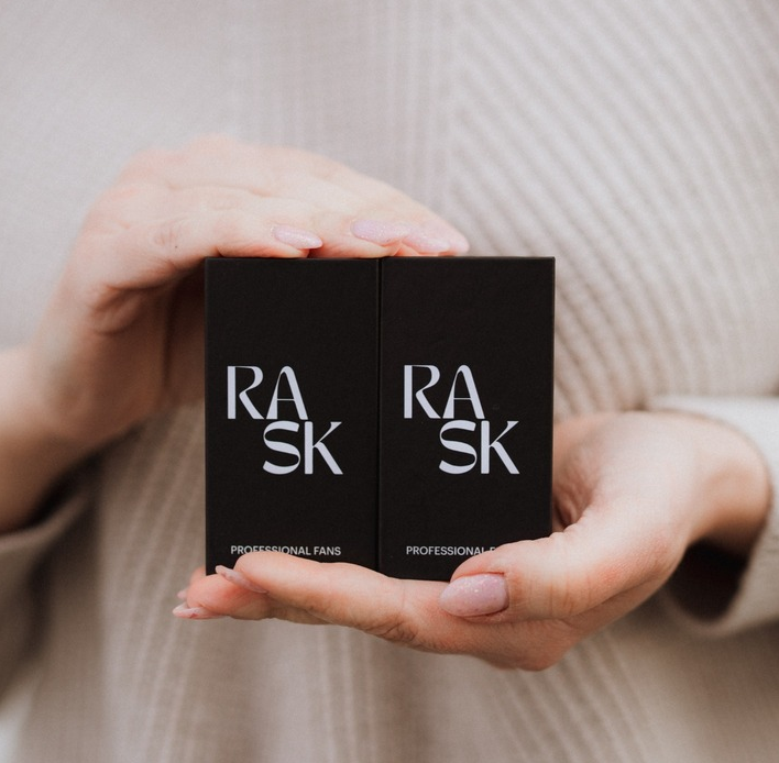 RASK-ripsienpidennyspakkaukset käsissä